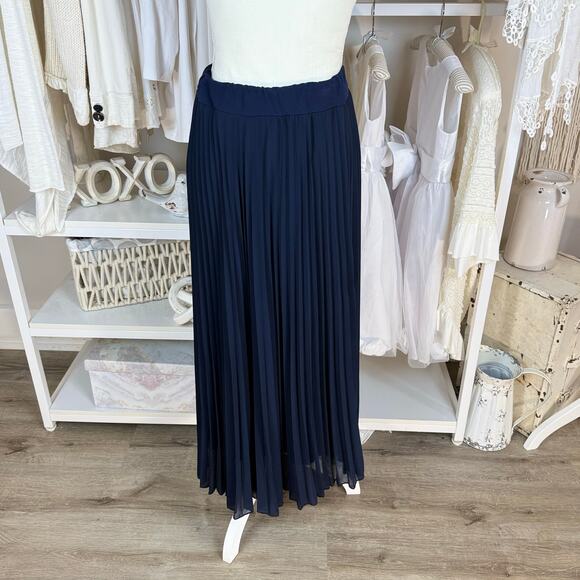 Lyse Italian navy blue  size XS, stretch knit viscose pleated midi skirt #4173 - Picture 3 of 6